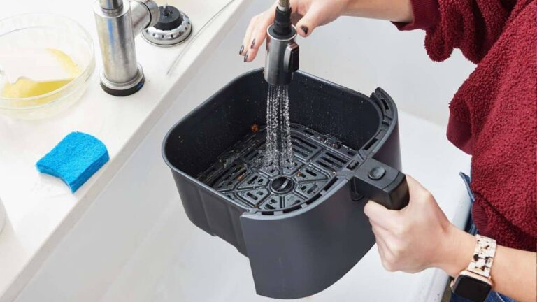 How To Clean Out Air Fryer
